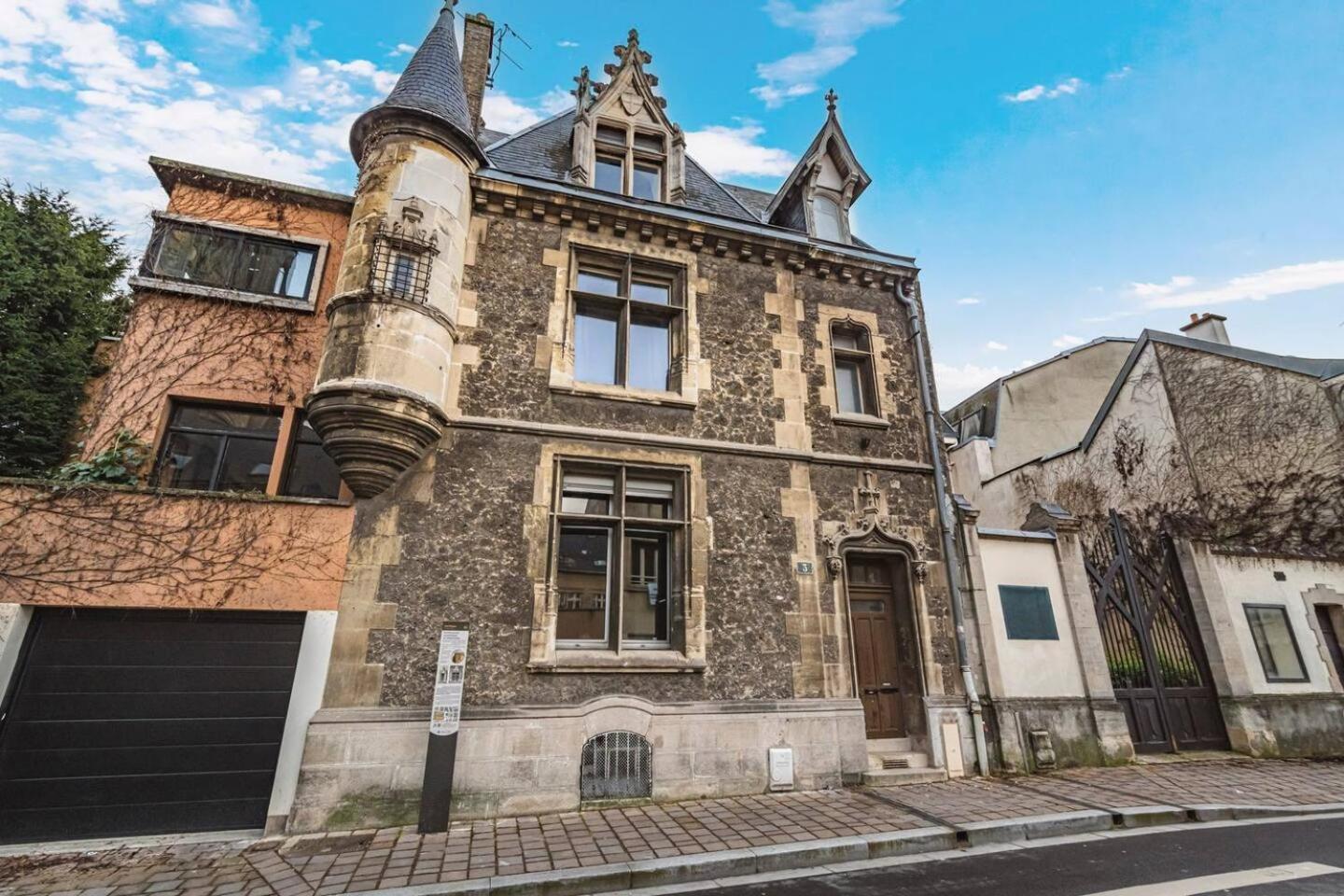 Pink, Appartement En Plein Coeur De Reims Esterno foto